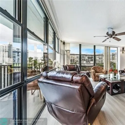 Image 9 - 1000 Parkview Drive, Hallandale Beach, FL 33009, USA - Condo for sale