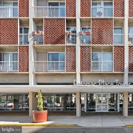 Buy this 1 bed condo on 355 I Street Southwest in Washington, DC 20024