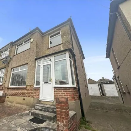 Buy this 3 bed house on Duncroft in London, SE18 2HZ