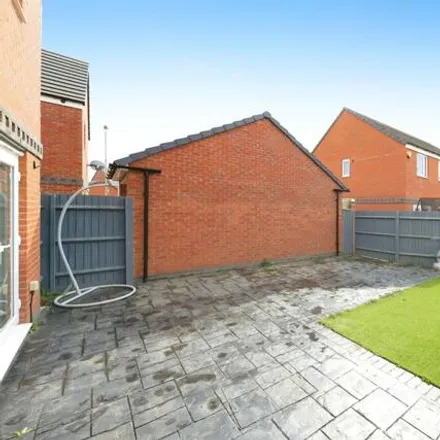 Image 6 - Cadwell Crescent, Wolverhampton, WV10 6FF, United Kingdom - House for sale