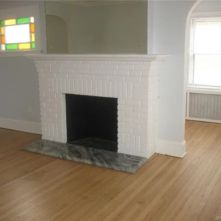 Rent this 3 bed apartment on 108 Ardmore Road in Fernridge Place, West Hartford