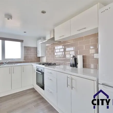 Rent this 4 bed apartment on Lyttleton Road in London, N8 0QB