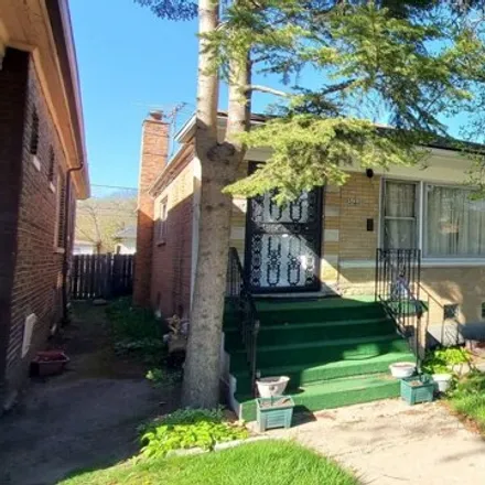Buy this 3 bed house on 526 East 91st Place in Chicago, IL 60619