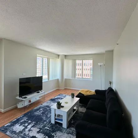 Image 1 - Regatta Riverview Residences, 10 Museum Way, Cambridge, MA 02214, USA - Room for rent