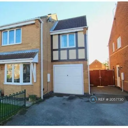 Rent this 3 bed duplex on 4 Wise Close in Molescroft, HU17 9GR