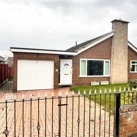 Buy this 3 bed house on Mossbank Way in Shrewsbury, SY3 8XW