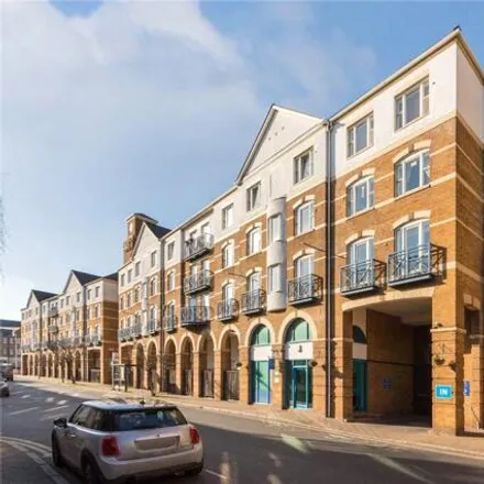 Image 2 - Blenheim Court, Rotherhithe Street, London, SE16 5QS, United Kingdom - Apartment for sale