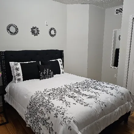 Rent this 1 bed room on Aetna in 151 Farmington Avenue, Parkville