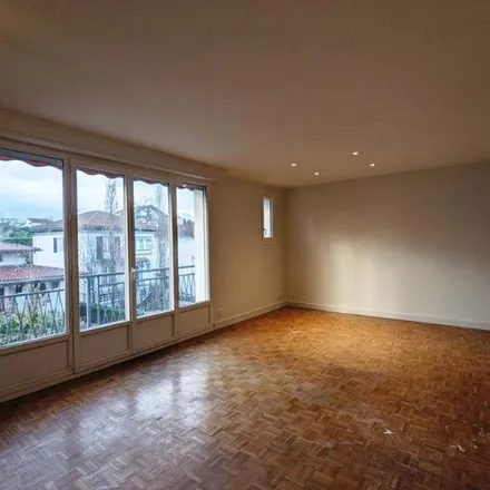 Rent this 5 bed apartment on 17 Avenue de Lattre de Tassigny in 64100 Bayonne, France