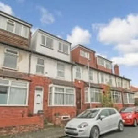 Rent this 8 bed townhouse on Mayville Avenue in Leeds, LS6 1NQ