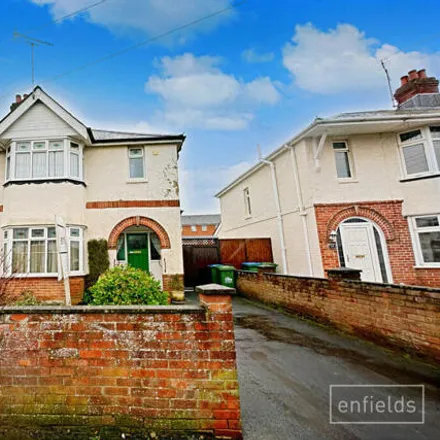 Buy this 3 bed duplex on 66 King George's Avenue in Southampton, SO15 4JT