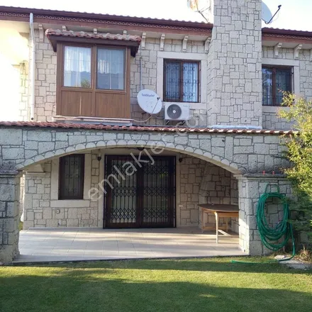 Rent this 4 bed apartment on ALAÇATI ATATÜRK Bulvarı in 35937 Çeşme, Turkey