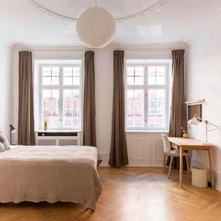 Rent this 3 bed room on Strandboulevarden in 2100 København Ø, Denmark