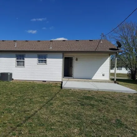 Image 2 - 1712 Blue Jay Drive, Webb City, MO 64870, USA - House for rent