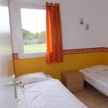 Rent this 2 bed house on 34420 Portiragnes