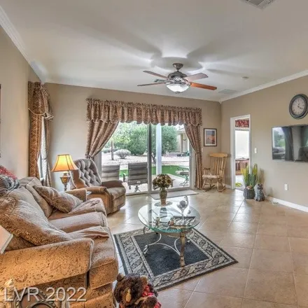 Image 7 - 2124 Cyprus Dipper Avenue, North Las Vegas, NV 89084, USA - House for sale