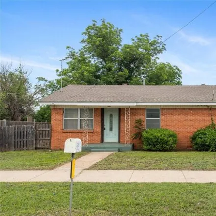 Buy this 3 bed house on 601 West Walnut Street in Coleman, TX 76834