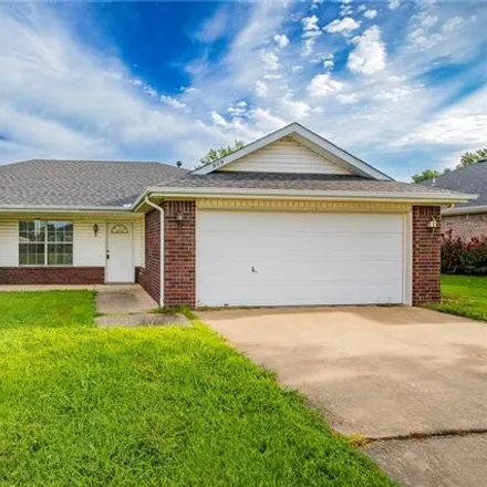 Rent this 3 bed house on 809 Jon Drive in Bentonville, AR 72712