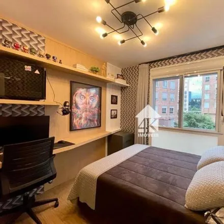 Buy this 3 bed apartment on Estúdio de Tatuagem in Rua da Pedra, Cidade Universitária Pedra Branca
