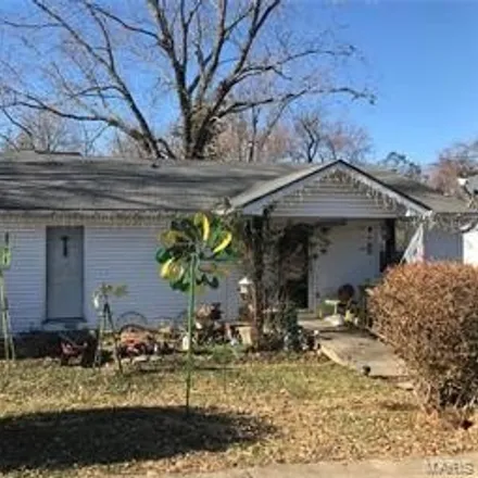 Buy this 3 bed house on 997 South Hickory Street in Salem, MO 65560