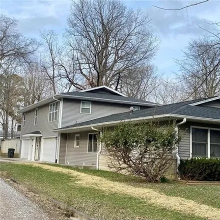 Buy this 7 bed house on 1535 Pemiscot Street in Cape Girardeau, MO 63701