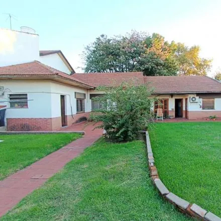 Buy this 3 bed house on Manuel Quintana 1928 in Quilmes Este, Quilmes