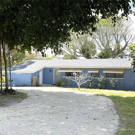 Image 3 - 4680 Southeast Robertson Road, Port Salerno, FL 34997, USA - House for rent