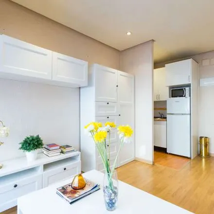 Rent this 1 bed apartment on Madrid in La Saeta, Calle de Lagasca
