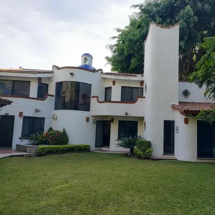 Rent this studio house on Calle Paseo de la Cañada in Tlaltenango, 62166 Cuernavaca