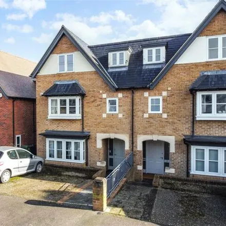 Buy this 5 bed townhouse on Lucerne Road in Oxford, OX2 7QB