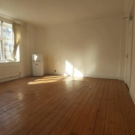 Rent this 1 bed apartment on Streatham High Road in London, SW16 4EU