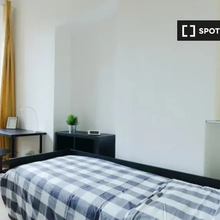 Rent this 8 bed room on Via Rodolfo Montevecchio in 21 int. 4, 10128 Turin Torino