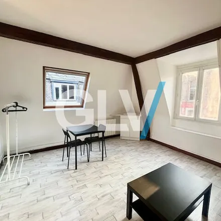 Image 2 - 8 Rue des Myosotis, 59037 Lille, France - Apartment for rent