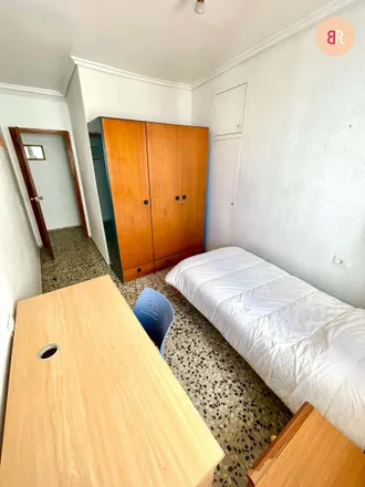 Rent this 5 bed room on Farmacia Marco Beltrán C.B in Avenida Alcora, 12006 Castelló de la Plana