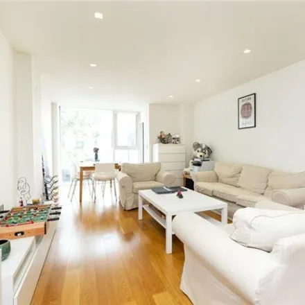 Rent this 3 bed room on Maldon Apartments in 22 Micawber Street, London