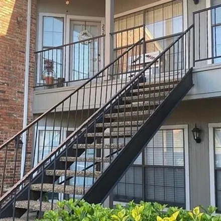 Rent this 2 bed condo on 2728 Copper Creek Drive in Arlington, TX 76006