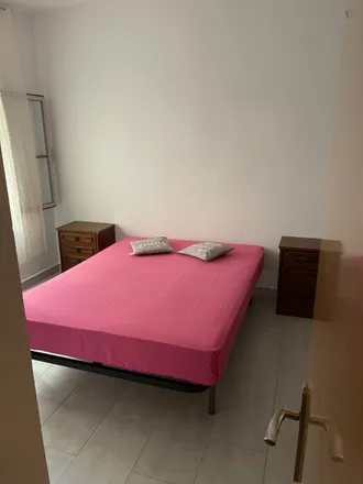 Rent this 4 bed room on Salam Halal in Carrer de Pintor Togores, 08193 Cerdanyola del Vallès