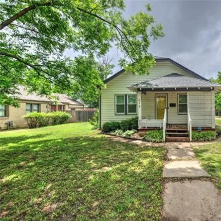 Buy this 2 bed house on 614 North University Boulevard in Norman, OK 73069