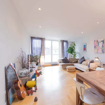 Rent this 4 bed apartment on Bornstraße 20 in 20146 Hamburg, Germany
