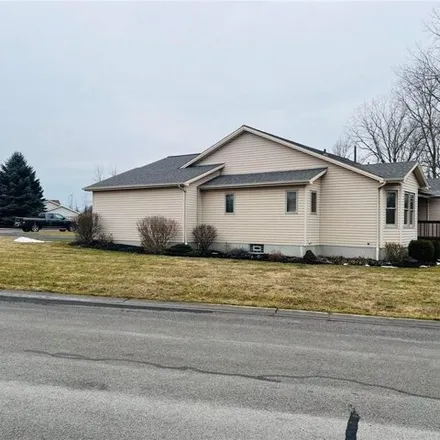 Image 5 - 32 Alexander Parkway, Wendelville, City of North Tonawanda, NY 14120, USA - House for sale