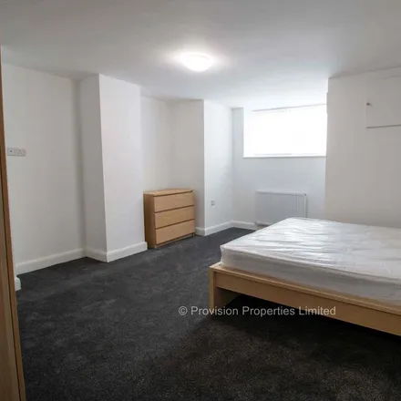 Image 3 - Back Brudenell Grove, Leeds, LS6 1HS, United Kingdom - Townhouse for rent