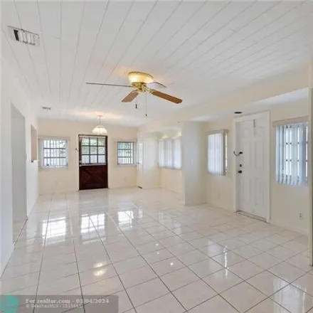 Image 3 - 5480 Northeast 4th Avenue, North Andrews Gardens, Oakland Park, FL 33334, USA - House for sale