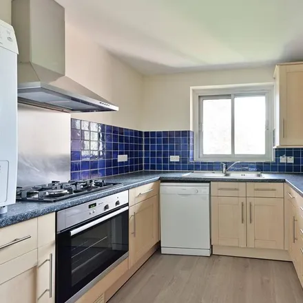 Image 2 - Gordon Court, 8A The Downs, London, SW20 8HP, United Kingdom - Apartment for rent