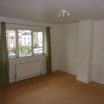 Image 6 - Olven Road, London, SE18 2TQ, United Kingdom - Townhouse for rent