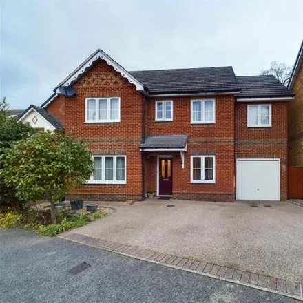 Buy this 5 bed house on Darby Vale in Newell Green, RG42 2PQ