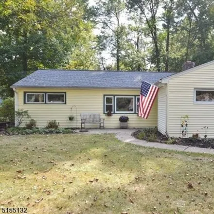 Rent this 3 bed house on 15 Kenwood Lane in Florham Park, NJ 07932