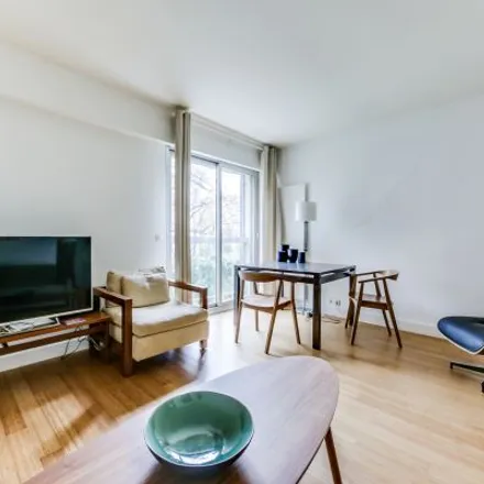 Rent this 3 bed apartment on 10 Avenue de Verzy in 75017 Paris, France