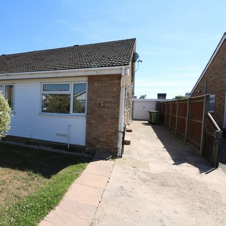 Rent this 2 bed house on 12 Russet Road in Diss, IP22 4LU