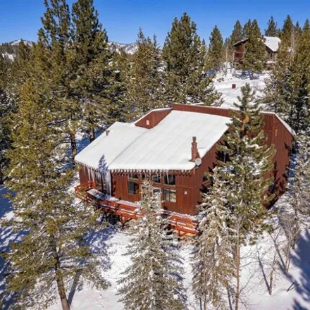 Image 2 - 12363 Stockholm Way, Truckee, CA 96161, USA - House for sale