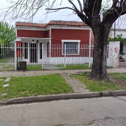 Buy this studio house on Avellaneda 211 in Partido de San Miguel, Muñiz